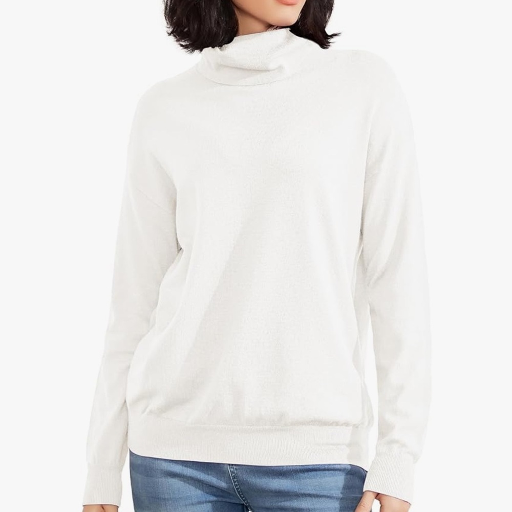 Women's off-white Turtleneck Sweater